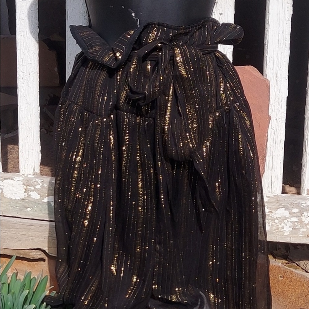 🎆🎇3for$9 Kenzie skirt- black and metallic gold- size M/8 - Picture 3 of 6
